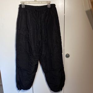 Baggy 90s joggers